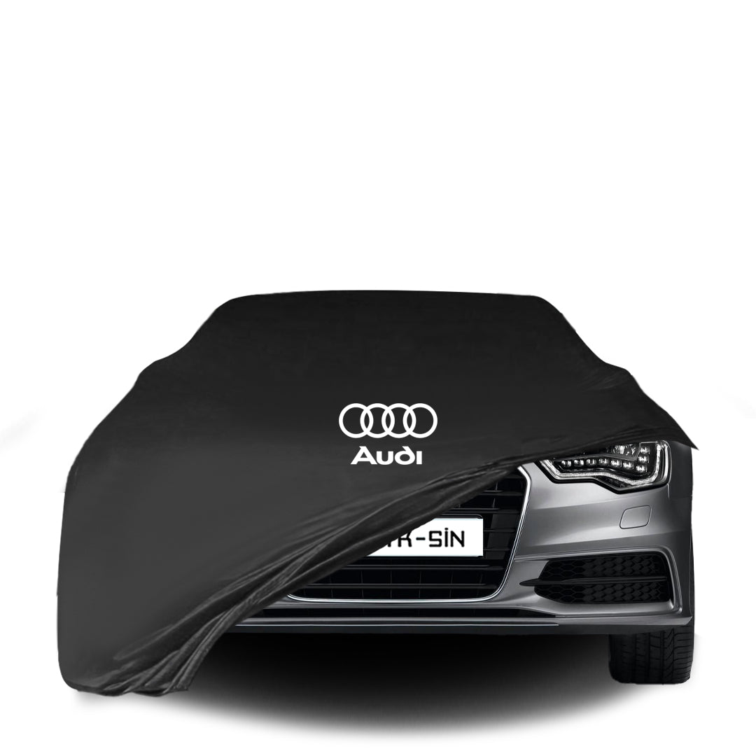 Audi A8 D5 Limousine (ab 2021) mit maßgeschneiderter Indoor-Autoabdeckung in einer Garage in Deutschland