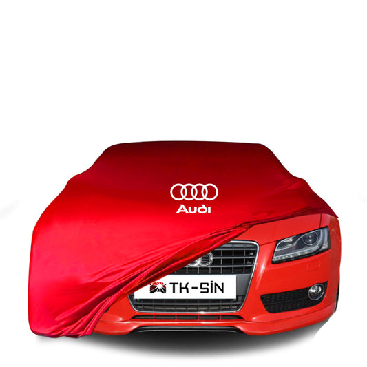 Audi RS3 A3 8P Cabrio-Coupé (2008–2013) mit maßgeschneiderter Indoor-Autoabdeckung in einer Garage in Deutschland