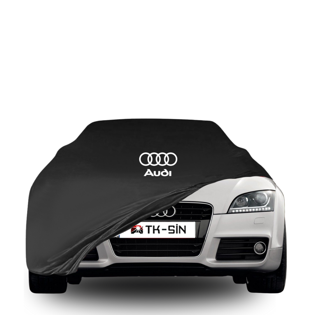 Audi TT mit maßgeschneiderter Indoor-Autoabdeckung in einer Garage in Deutschland